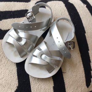 Saltwater sandals Sun-San Swimmer toddler size 6.